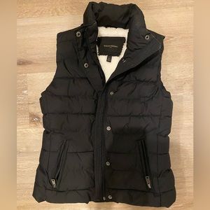 Banana Republic Black Puffer Vest (Size XXS)